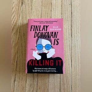 2/$10 Finlay Donovan Is Killing It By Elle Cosmand📚